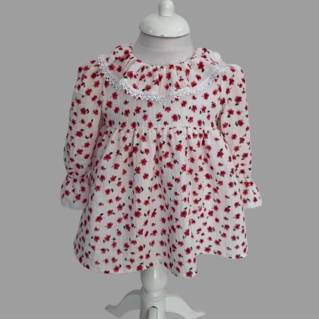 Rochiță cu Guler Volanat și Flori Roșii