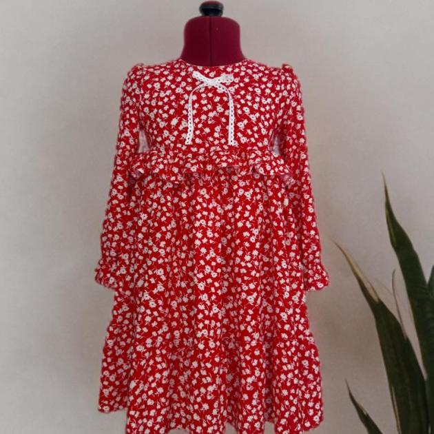 Rochiță Roșie cu Fundiță și Flori Albe